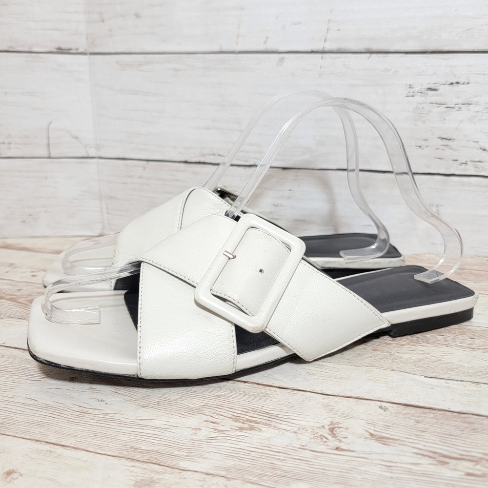 Alias Mae Revolve prue cross strap sandals in white - Picture 2 of 14